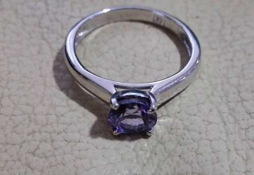 1.33ct 14ct Solid White gold solitaire Tanzanite ring