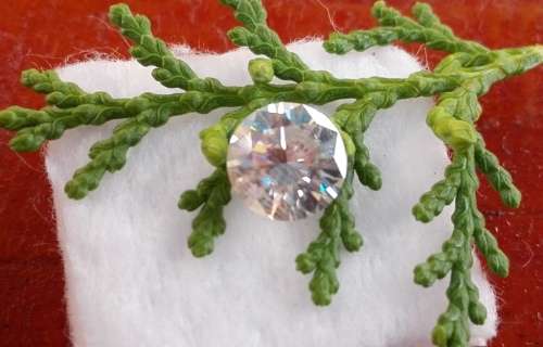 0.95 ct Si1 Round I-J White Loose Moissanite