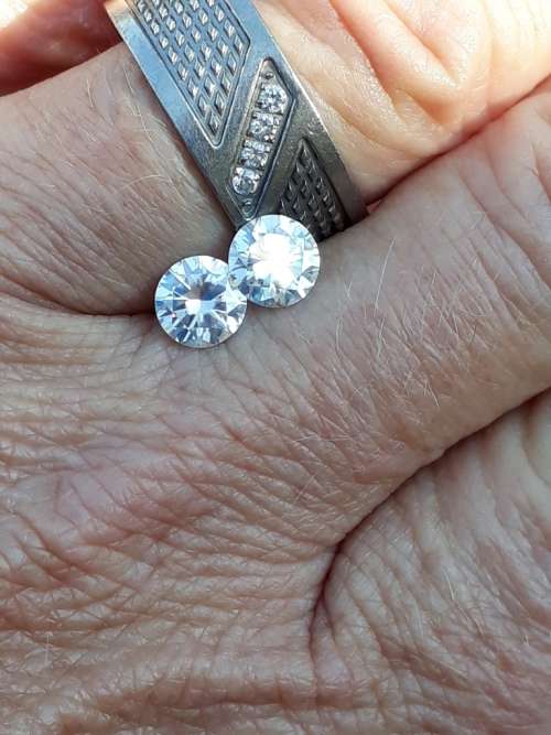 1.68tct Vvs1 Round G-I White Loose Moissanite (Matched Pair)