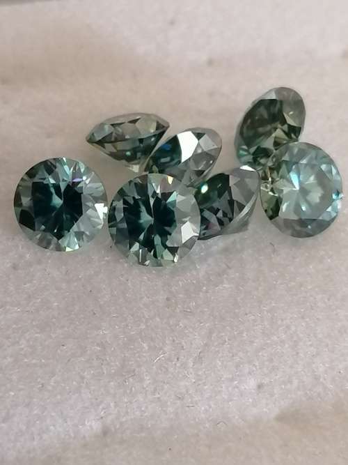 4.48cttw Vvs1 Round Intense Blue Loose Moissanite ( 7 stones and 1 stone per bid)
