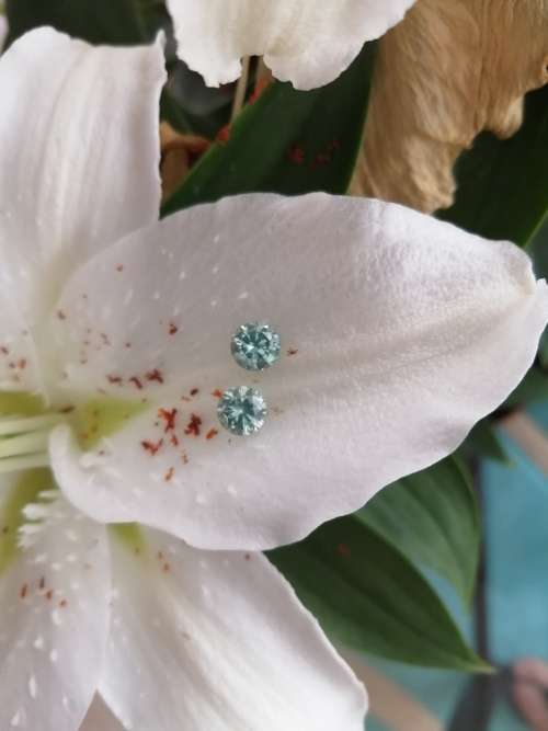 1.88tct Vvs1 Round light Green Loose Moissanite (Matched Pair)