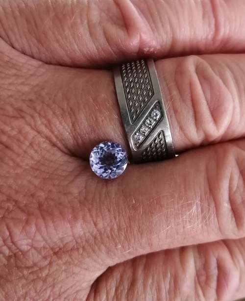 1.80ct ROUND CUT TANZANITE