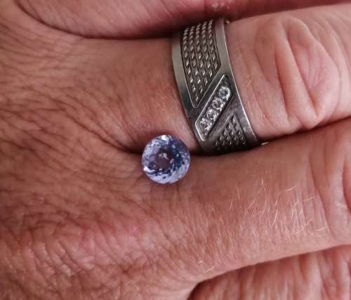 1.80ct ROUND CUT TANZANITE