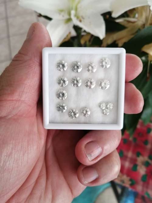 0.85-0.95ct Vvs1 Round G-H White Loose Moissanite (Bid is per stone)