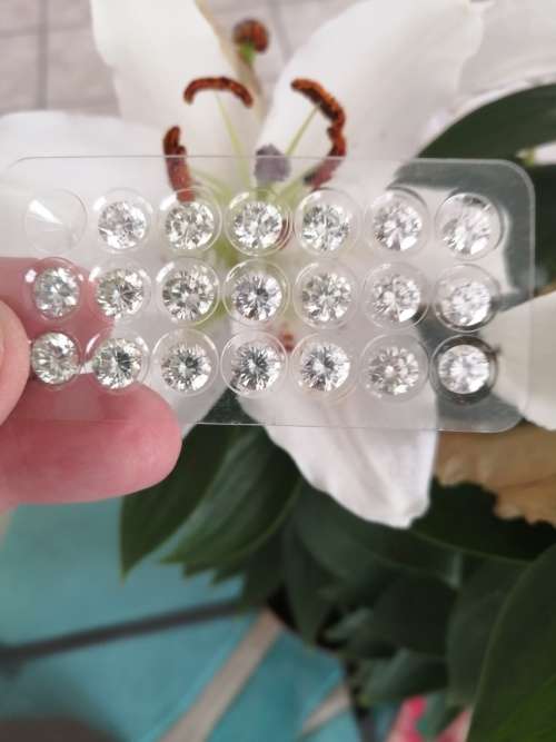 1.00-1.1ct Vvs1 Round G-H White Loose Moissanite (Bid is per stone)