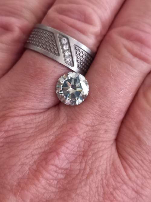 4.15ct Vvs1 Round Silver Bluish Loose Moissanite