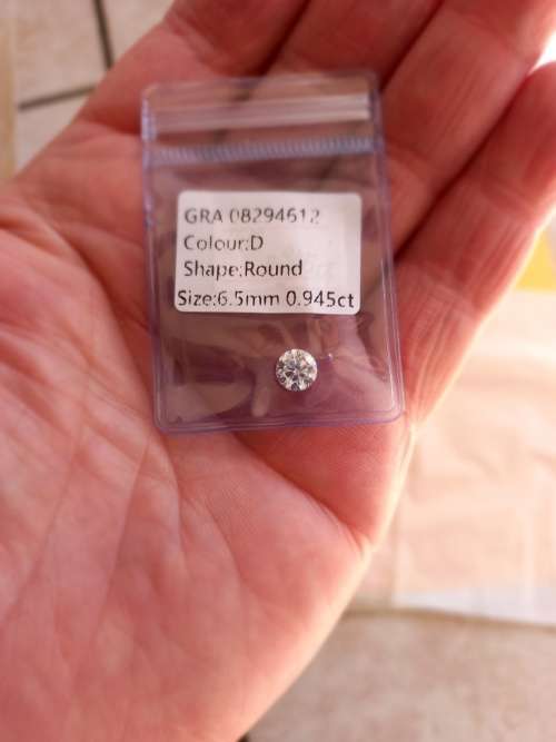0.945ct Vvs1 Brilliant Round G Colour (GRA CERTIFIED) White Loose Moissanite