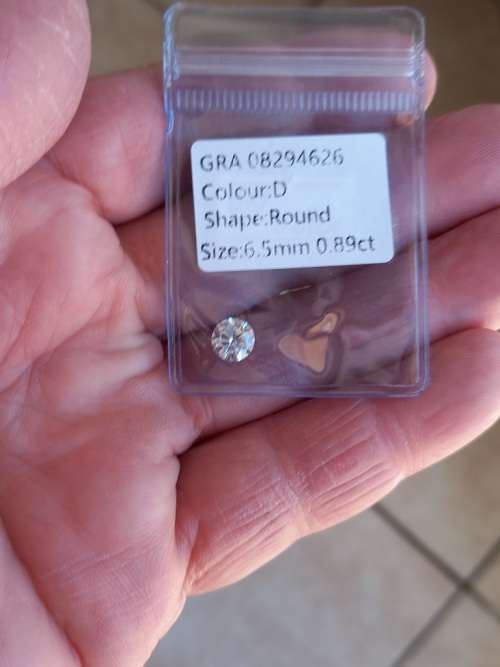 0.89ct Vvs1 Brilliant Round G Colour (GRA CERTIFIED) White Loose Moissanite