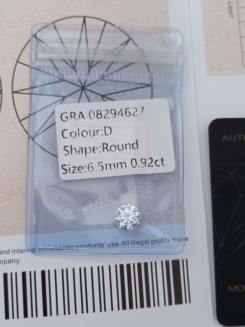 0.92ct Vvs1 Brilliant Round G Colour (GRA CERTIFIED) White Loose Moissanite