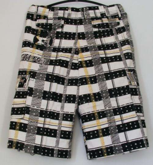 WHITE QUIKSILVER BOARD SHORTS - Size: 36