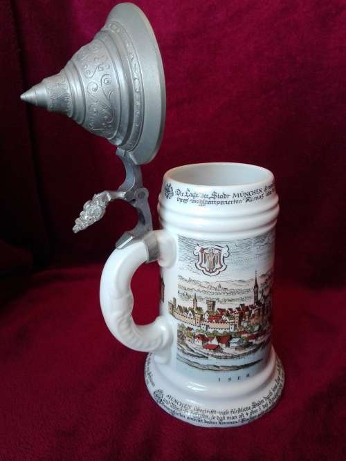 ***BEAUTIFUL BEER STEIN***