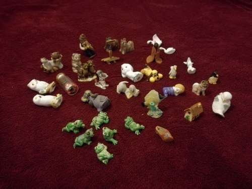 ***COLLECTION OF MINIATURE ORNAMENTS***