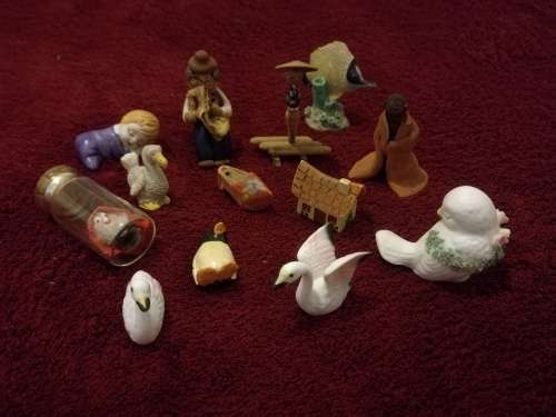 ***COLLECTION OF MINIATURE ORNAMENTS***