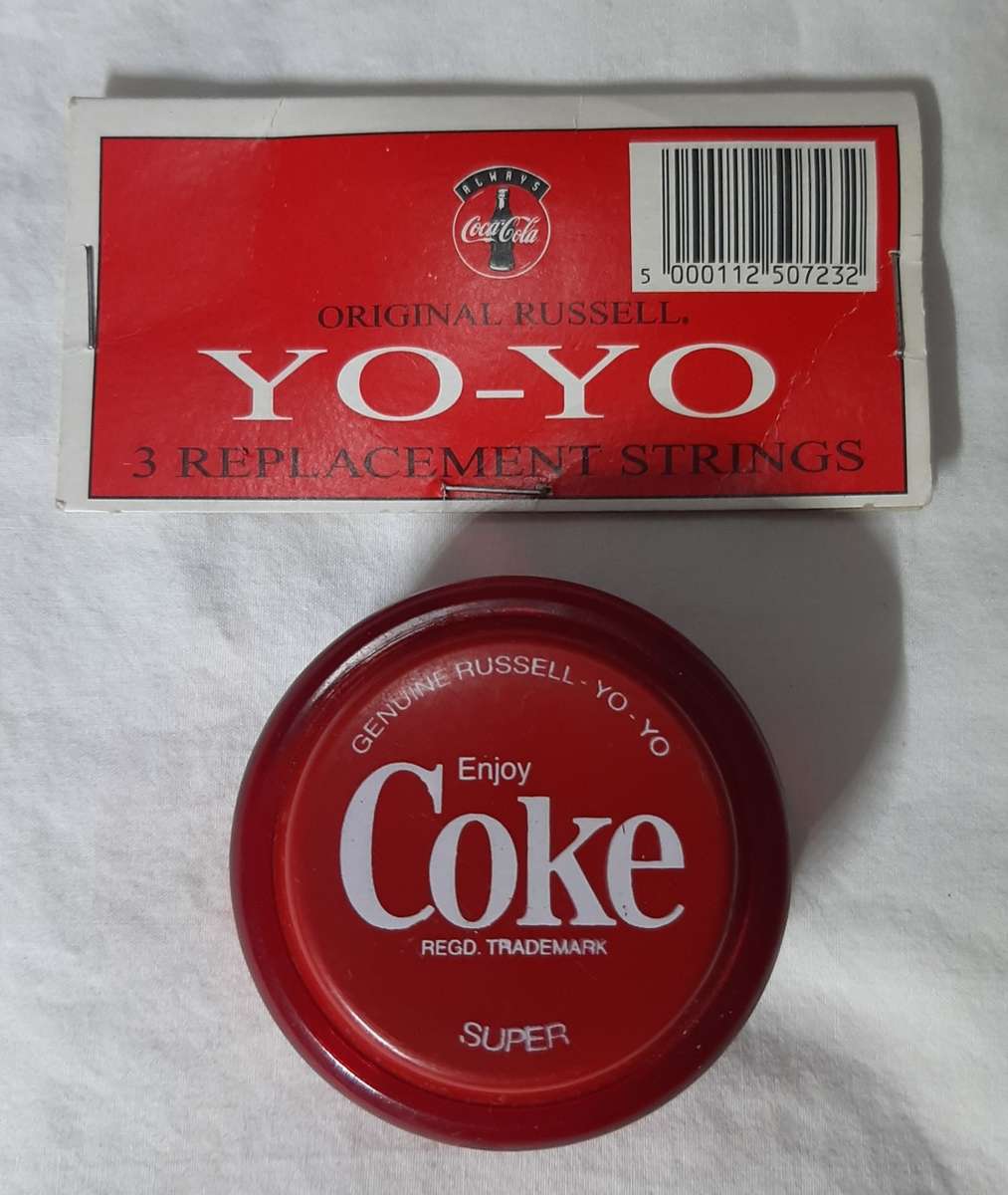 COLLECTORS RUSSELL YO-YO WITH ORIGINAL REPLACEMENT STRINGS & INSTRUCTIONS