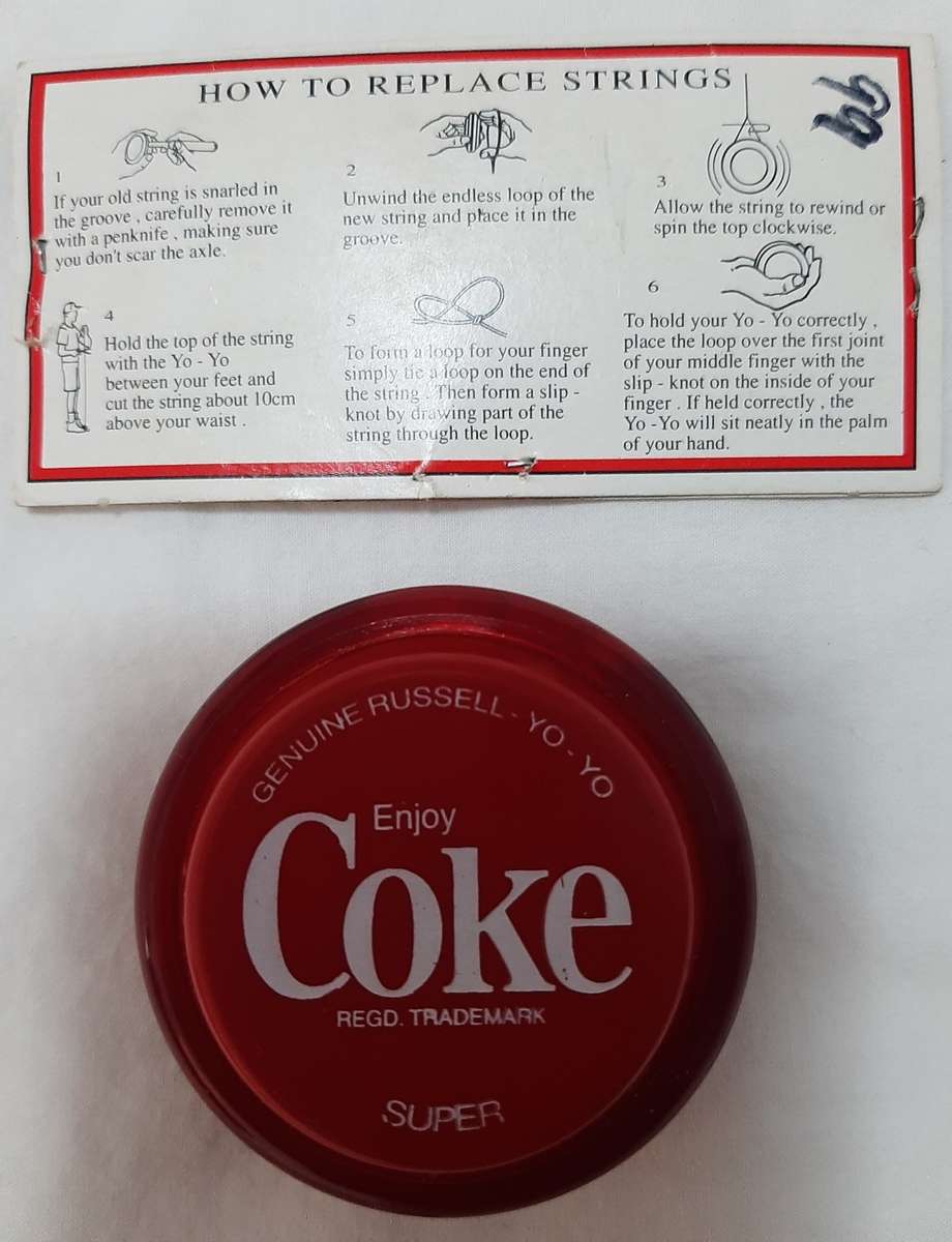 COLLECTORS RUSSELL YO-YO WITH ORIGINAL REPLACEMENT STRINGS & INSTRUCTIONS