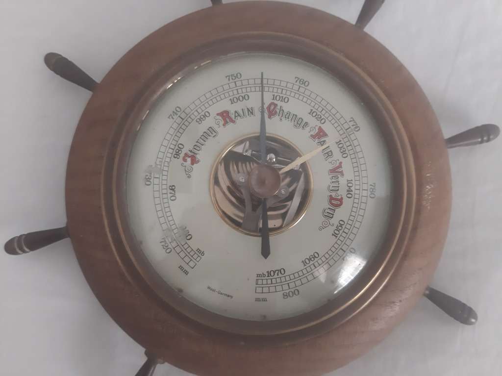 VINTAGE SHIP`S WHEEL BAROMETER