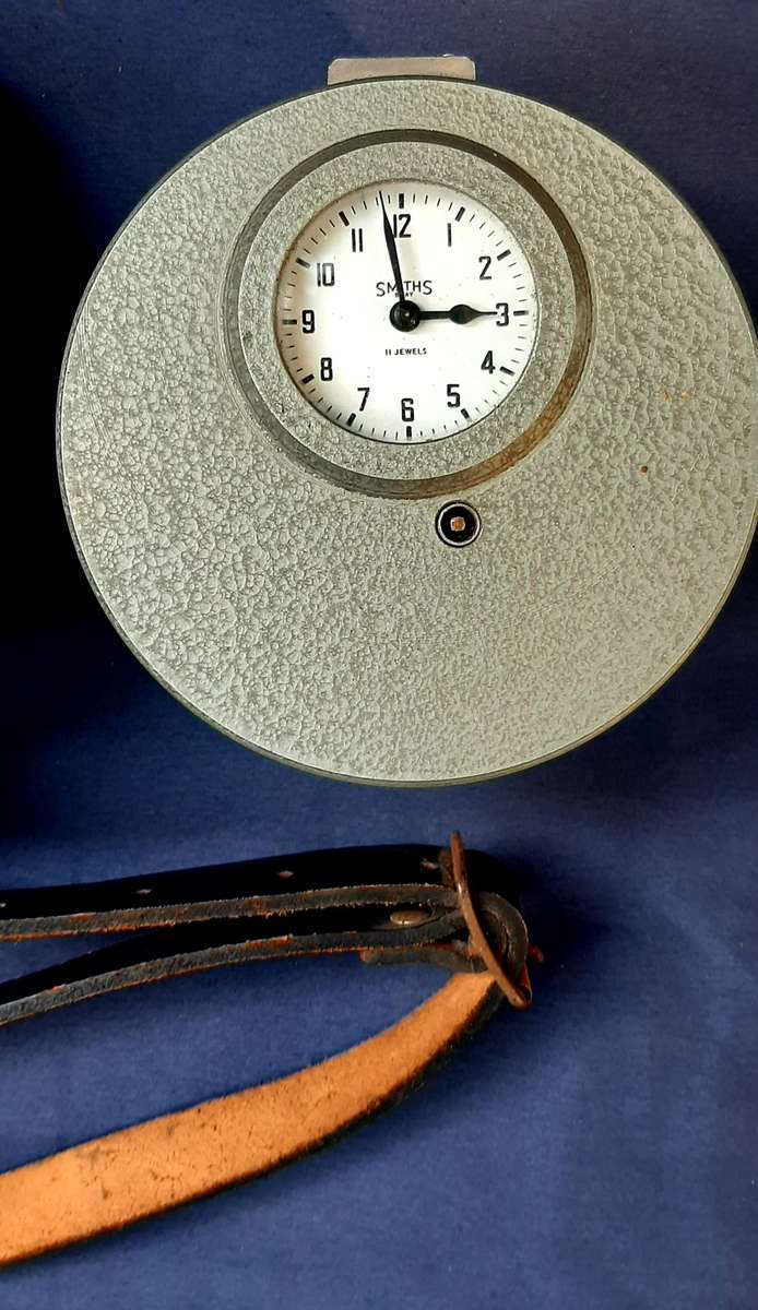 VINTAGE SMITHS 11 JEWEL WATCHMANS TELL TALE CLOCK WITH ORIGINAL LEATHER CASE