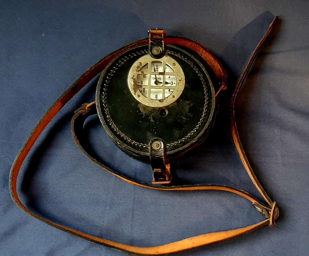 VINTAGE SMITHS 11 JEWEL WATCHMANS TELL TALE CLOCK WITH ORIGINAL LEATHER CASE