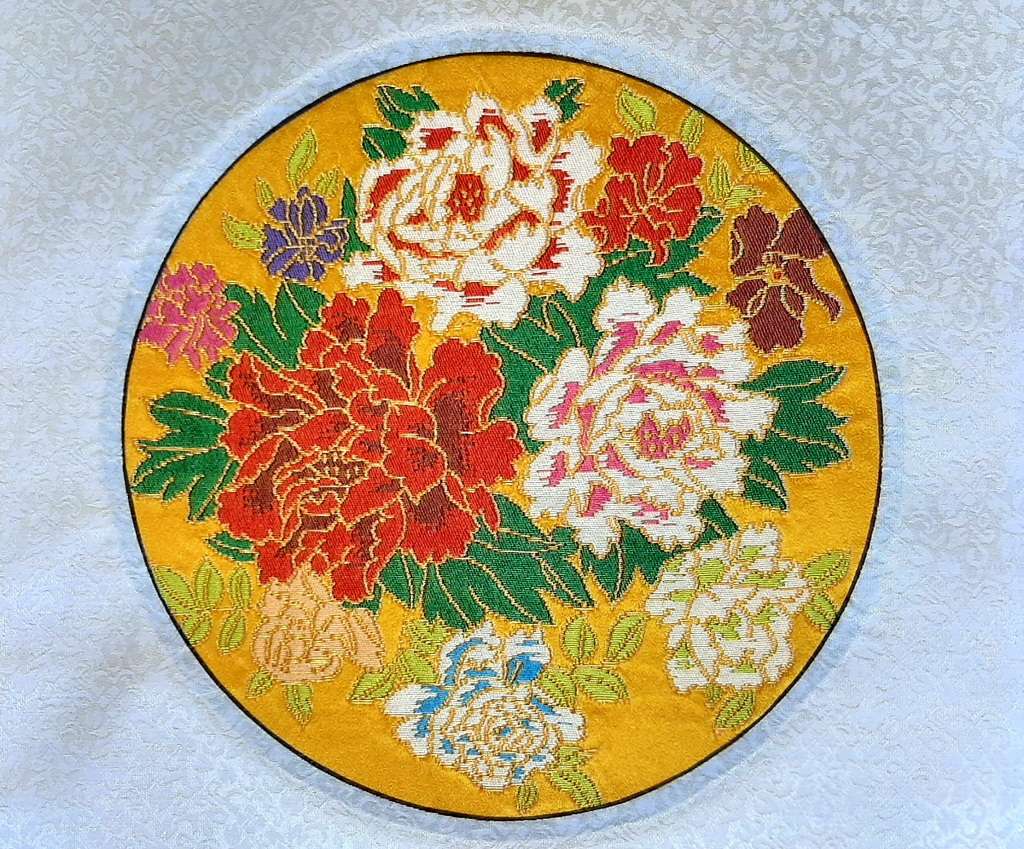 LARGE VINTAGE CHINESE SILK YUN BROCADE WITH BOX AND CERTIFICATE