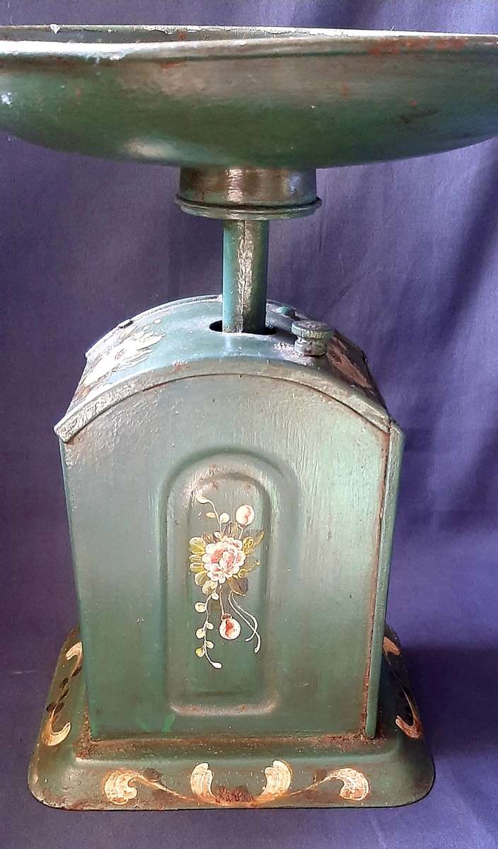 VINTAGE HUGHES COTTAGE FARMSTYLE KITCHEN SCALE  -  27CM HIGH