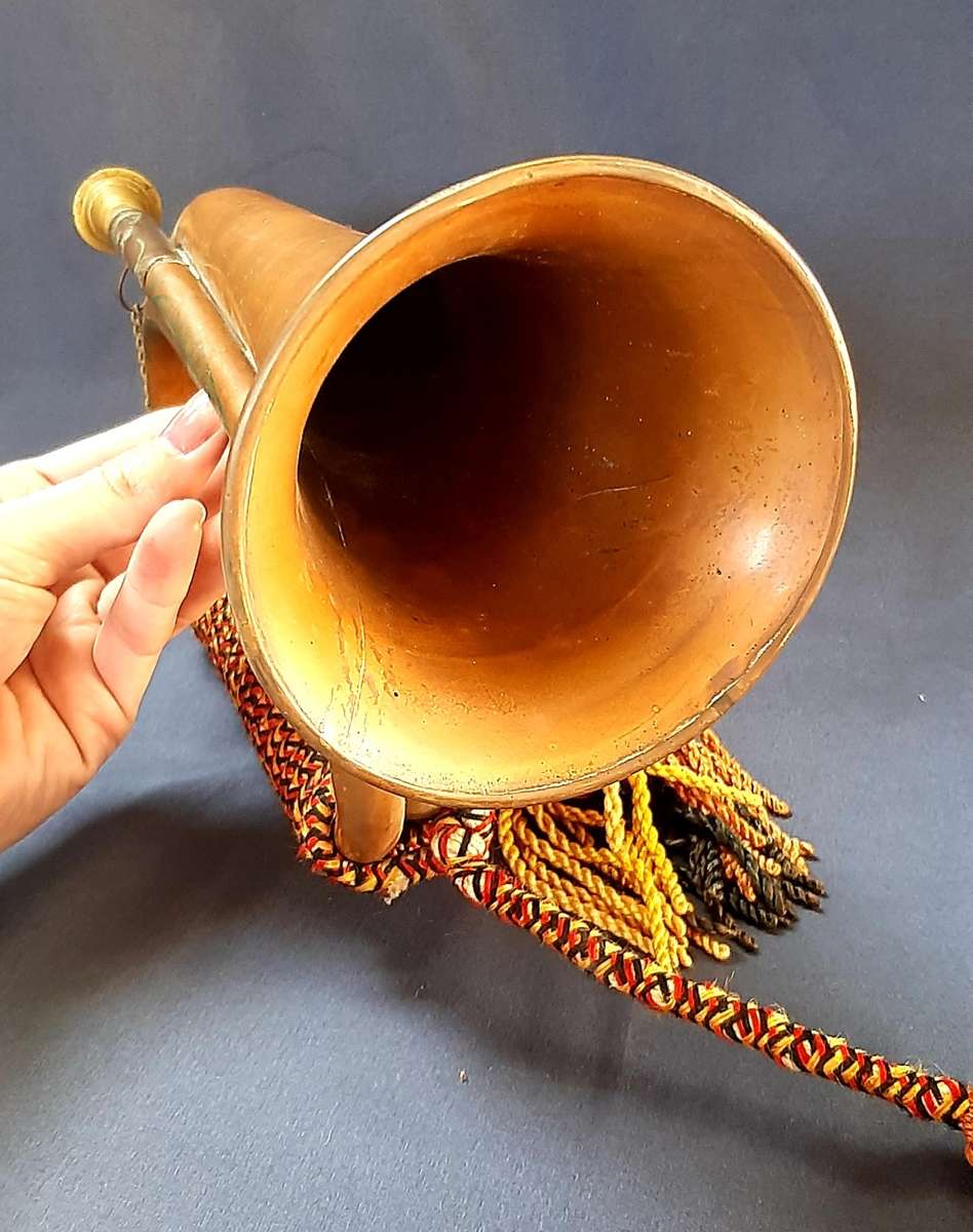 OLD BRASS HUNTING BUGLE