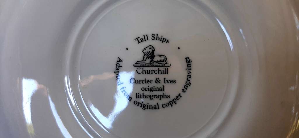 VINTAGE CHURCHILL CERAMIC PLATE 26cm - TALL SHIPS