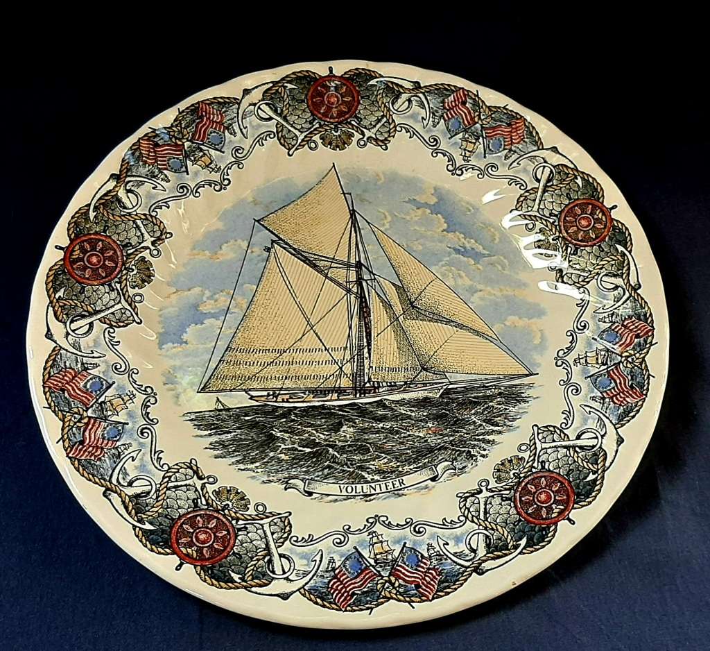 VINTAGE CHURCHILL CERAMIC PLATE 26cm - TALL SHIPS