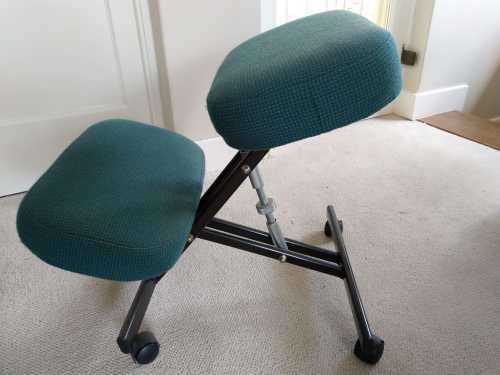 Kneeling chair