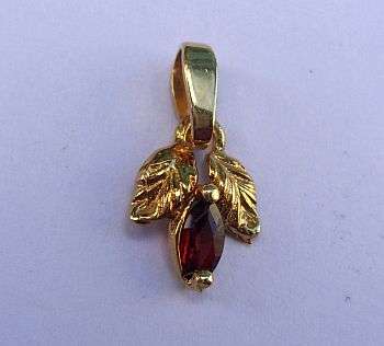 A VINTAGE GENUINE 9CT GOLD PENDANT - MADE IN WEST GERMANY - POSTAGE R25