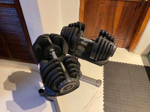 ADJUSTABLE DUMBELLS + STAND