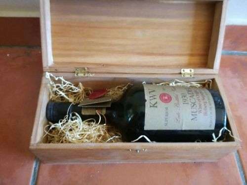 EXTREMELY RARE!! KWV 1930 Muscadel Superior Bin B14 Late Bottled Vintage!! COLLECTORS ITEM KWV