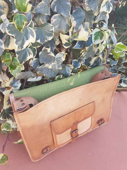 BRAND NEW Leather Laptop Bag THIS WEEKEND ONLY (FREE WALLET)!! GENUINE LEATHER!!