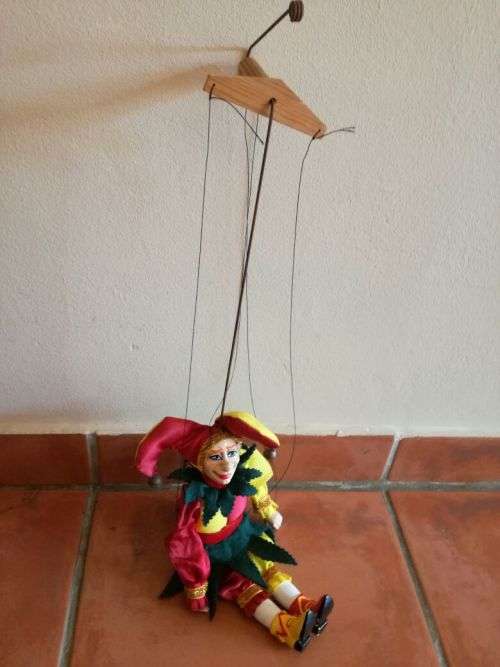 R1 AUCTION***Authentic Marionette Doll  From Czech Republic Original Price 100 Euro**1 BROKEN STRING