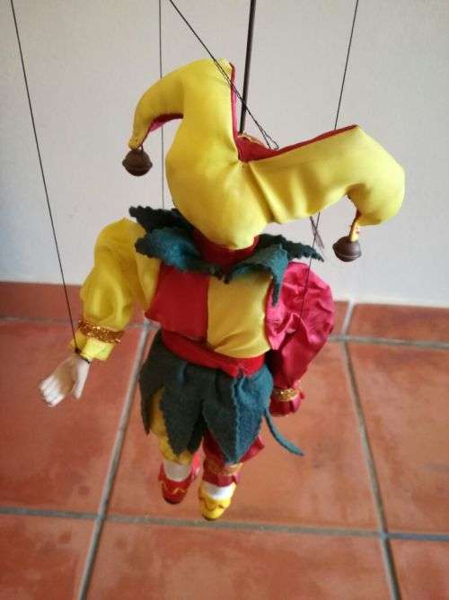 R1 AUCTION***Authentic Marionette Doll  From Czech Republic Original Price 100 Euro**1 BROKEN STRING