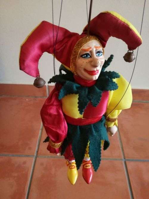 R1 AUCTION***Authentic Marionette Doll  From Czech Republic Original Price 100 Euro**1 BROKEN STRING