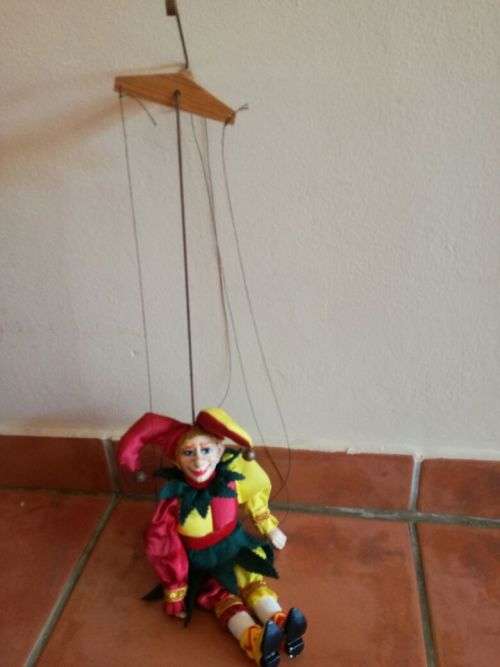 R1 AUCTION***Authentic Marionette Doll  From Czech Republic Original Price 100 Euro**1 BROKEN STRING