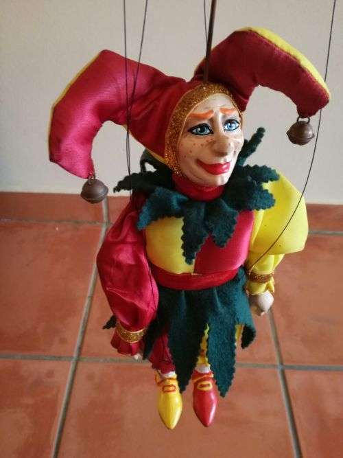 R1 AUCTION***Authentic Marionette Doll  From Czech Republic Original Price 100 Euro**1 BROKEN STRING
