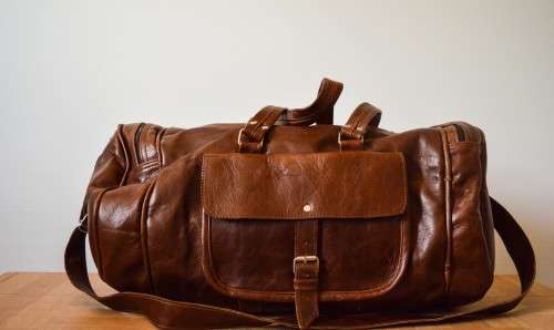 Stunning Oval Shaped Duffle Bag - Perfect For Your Travelling Needs At An Excellent Price!!