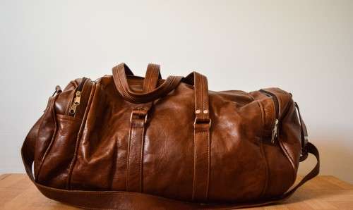 Stunning Oval Shaped Duffle Bag - Perfect For Your Travelling Needs At An Excellent Price!!