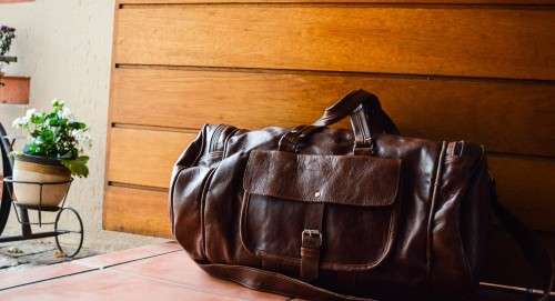 Stunning Oval Shaped Duffle Bag - Perfect For Your Travelling Needs At An Excellent Price!!