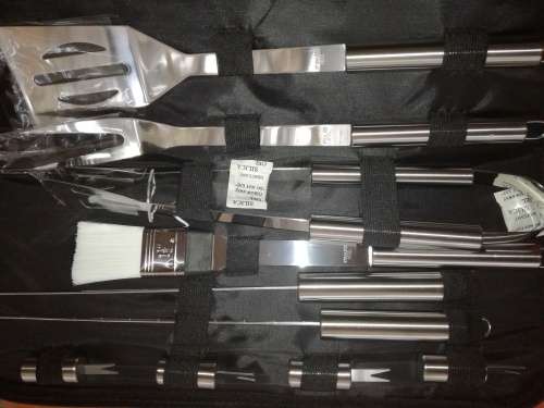 Brand New Braai Set With Spatula, Fork, Tongs, Basting Brush & Skewers - Premium Quality Kit!!