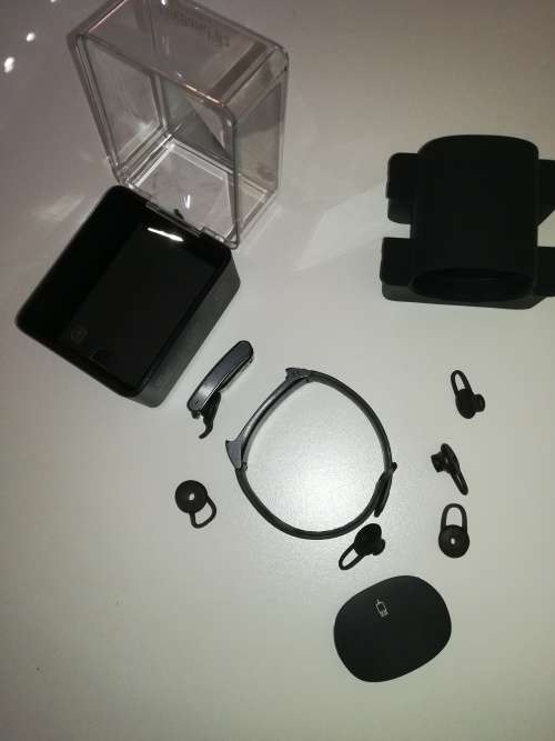 STUNNING Huawei P9 Lite VNS-L22 16GB (ROM) Black AND Huawei TalkBand B2 Both In GREAT CONDITION