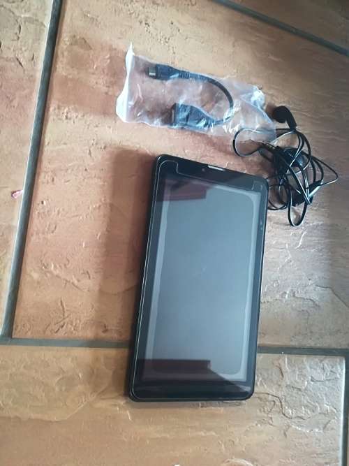 COMBO*** Click Tab 7 Inch Tablet (Pre-Owned) AND BRAND New Bluetooth Waterproof Shower Speaker