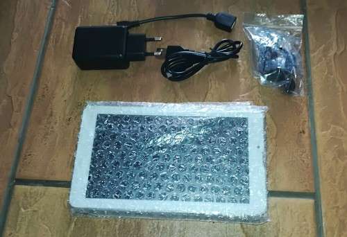 COMBO DEAL**Sansui LifePad 8GB Tablet (7 Inch) & Sansui Bluetooth Speaker With Builtin Tablet Holder