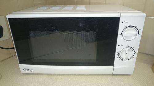 20 litre Defy Microwave Oven