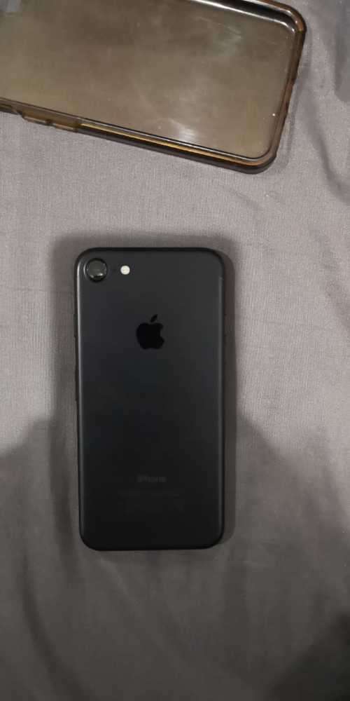 iPhone 7 32 gig (Please Read)
