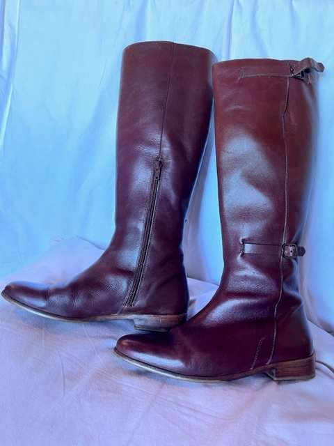 Genuine leather brown ladies boots size 39