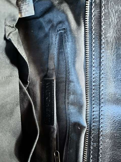 Black leather Witchery handbag 35cmx28cmx14 cm