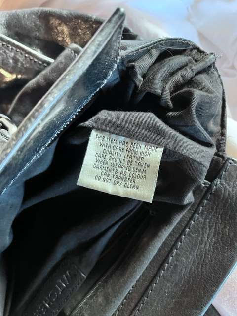 Black leather Witchery handbag 35cmx28cmx14 cm