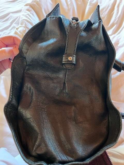 Black leather Witchery handbag 35cmx28cmx14 cm